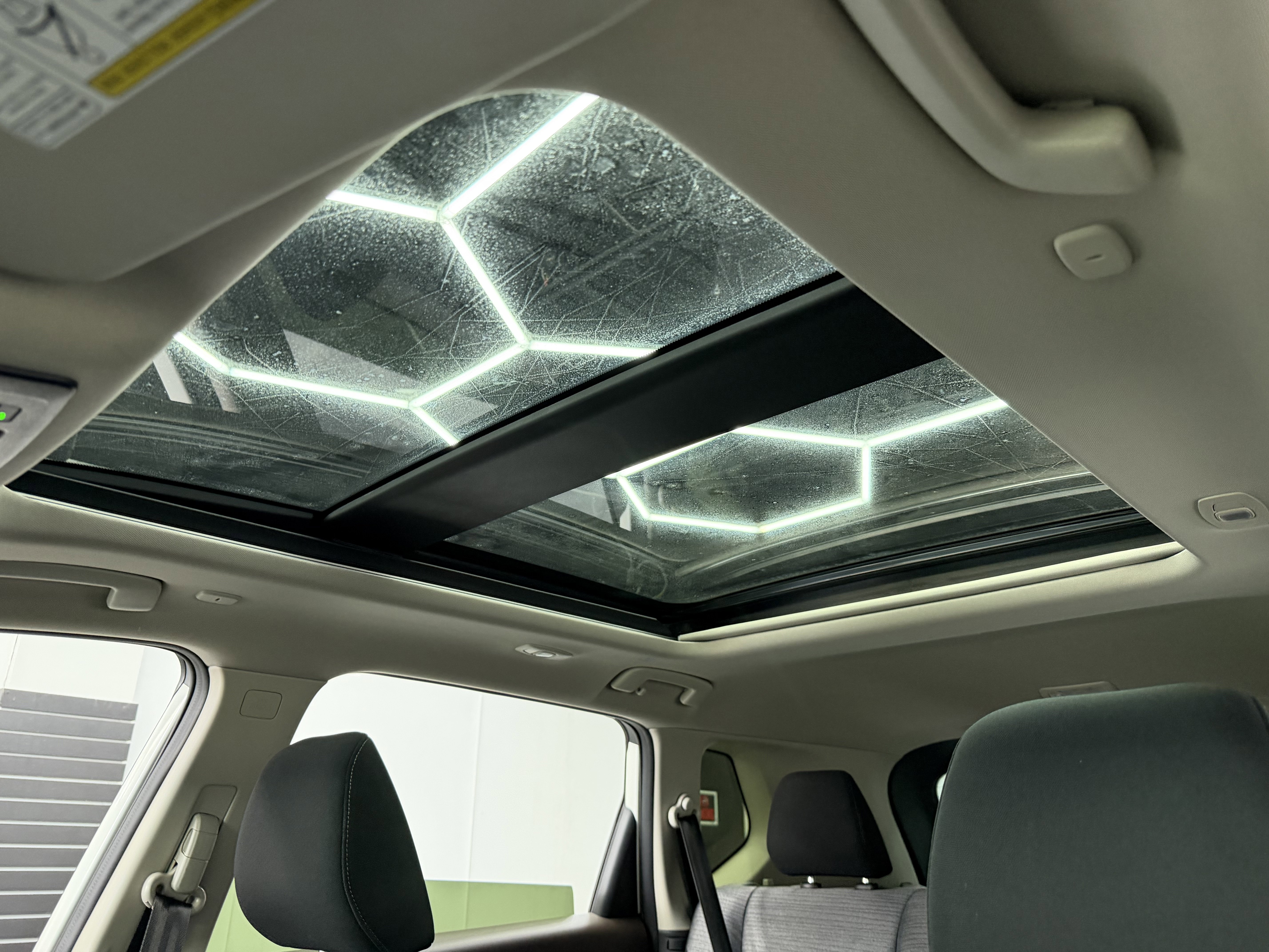 Used 2023 Nissan Rogue SV image 5