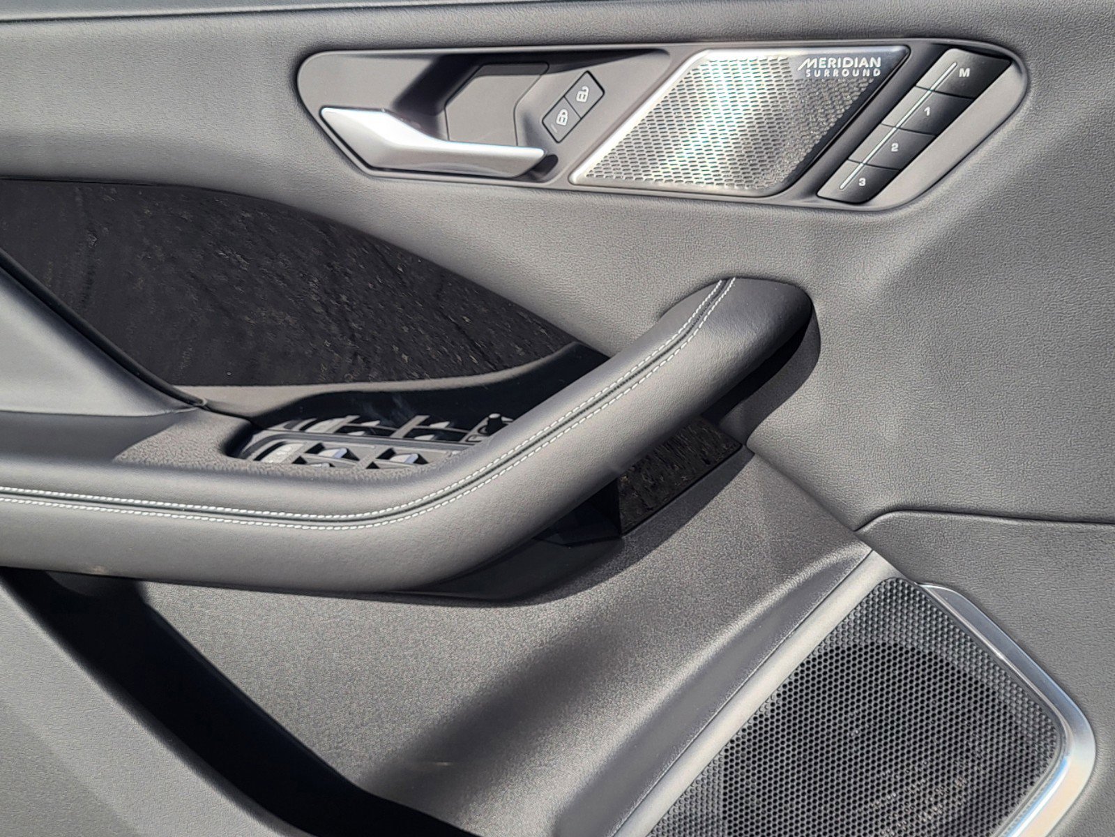 New 2024 Jaguar I-PACE R-Dynamic HSE image 13