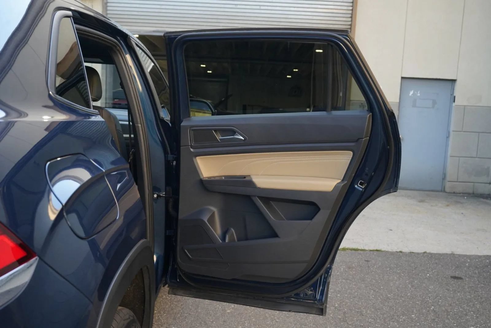 Used 2023 Volkswagen Atlas Cross Sport SE w/ Panoramic Sunroof Package AWD/4WD image 34