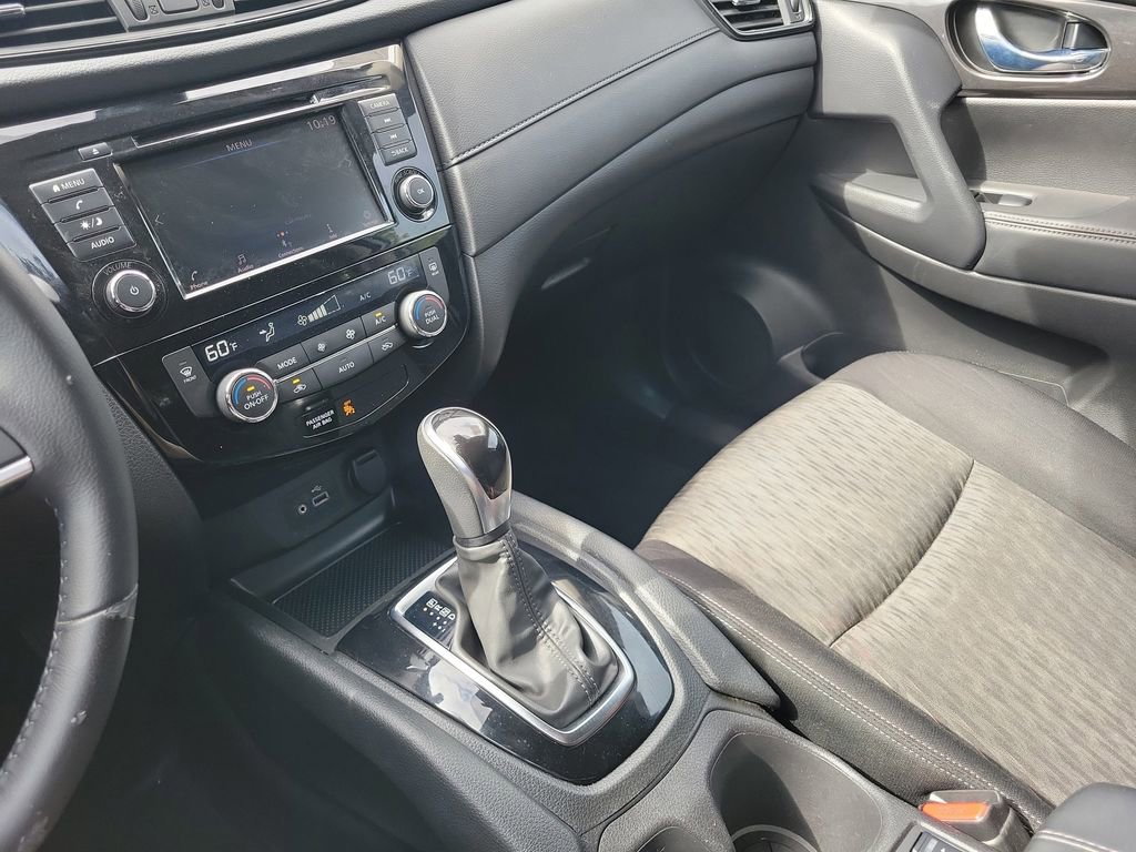 Certified 2020 Nissan Rogue SV FWD image 31
