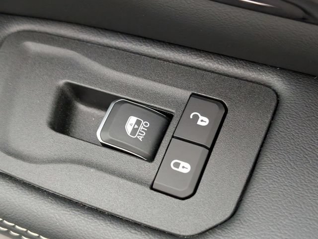 Used 2025 RAM 1500 Limited AWD/4WD image 34
