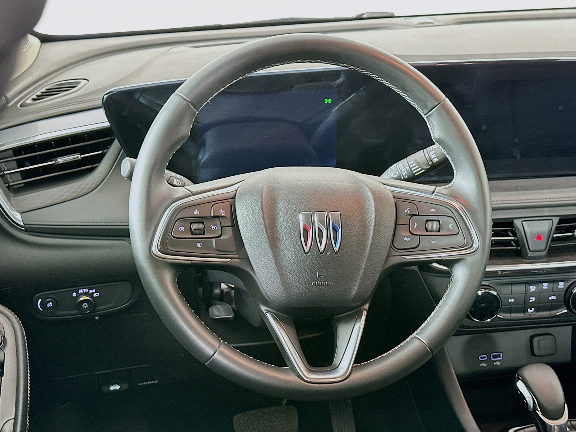Used 2025 Buick Encore GX Preferred image 18