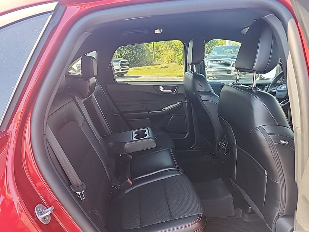 Used 2025 Ford Escape ST-Line w/ Tech Pack #1 FWD image 34