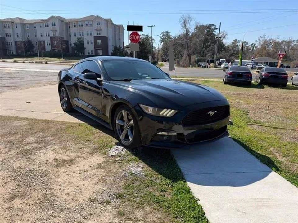 Used 2016 Ford Mustang Convertible w/ Equipment Group 051A RWD image 2