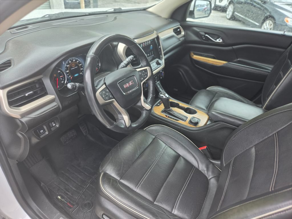Used 2017 GMC Acadia Denali w/ Technology Package AWD/4WD image 16