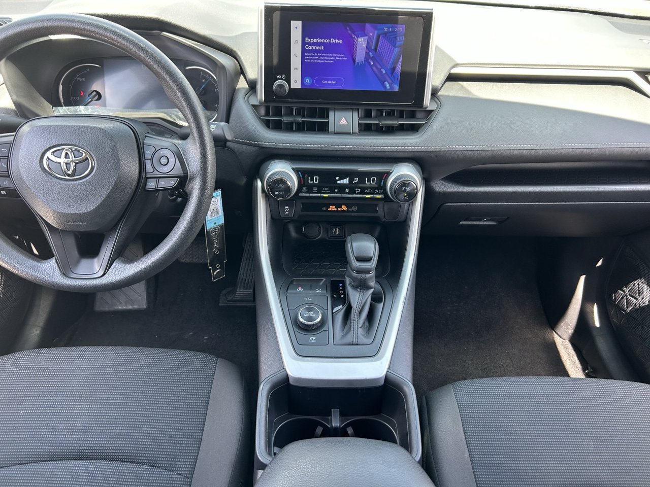 Used 2025 Toyota RAV4 LE AWD/4WD image 15