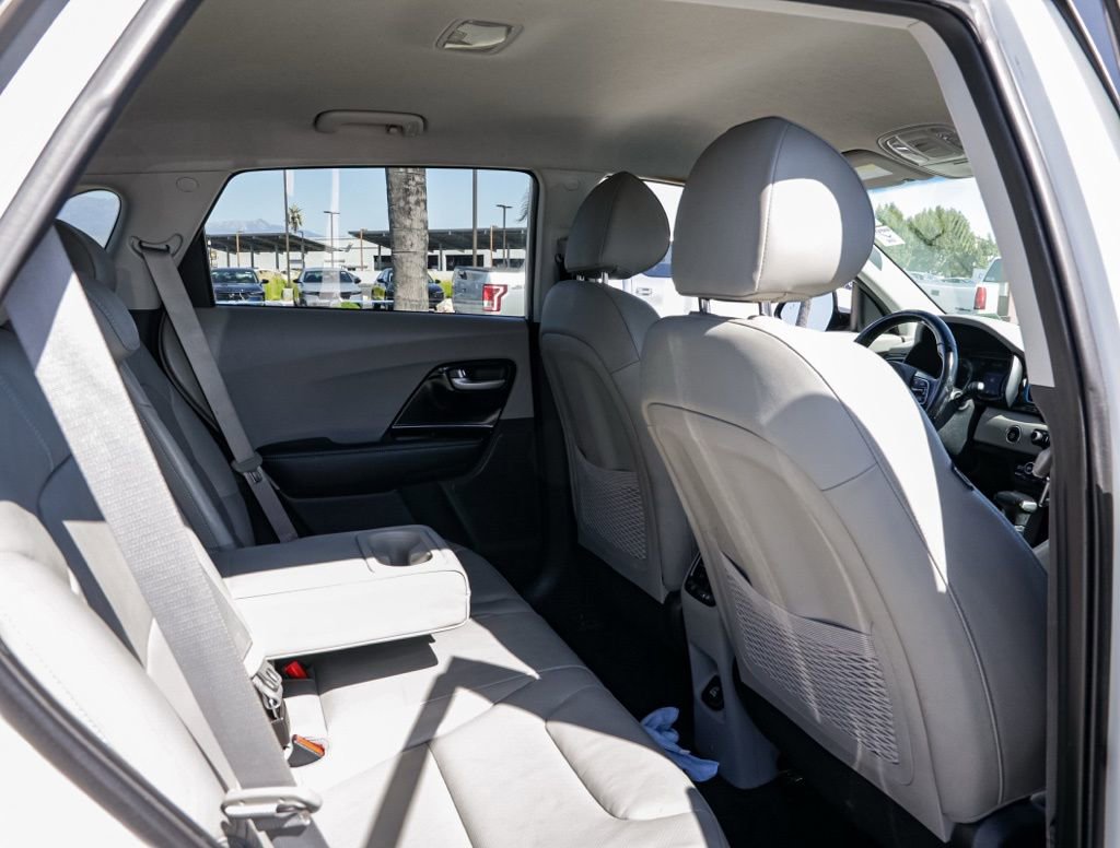 Used 2018 Kia Niro EX Premium FWD image 21