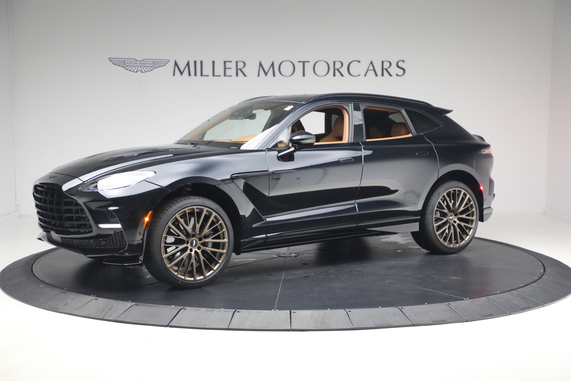 New 2026 Aston Martin DBX 707 AWD/4WD image 2