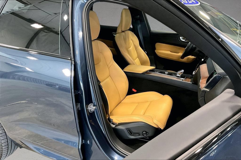 Certified 2024 Volvo XC60 T8 Ultimate w/ Protection Package Premier AWD/4WD image 30