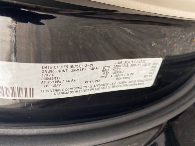 Used 2024 Chrysler Pacifica Touring-L FWD image 22