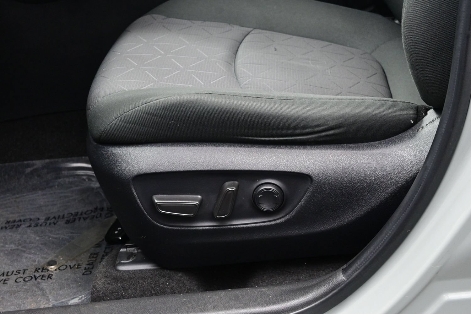 Used 2023 Toyota RAV4 XLE AWD/4WD image 11