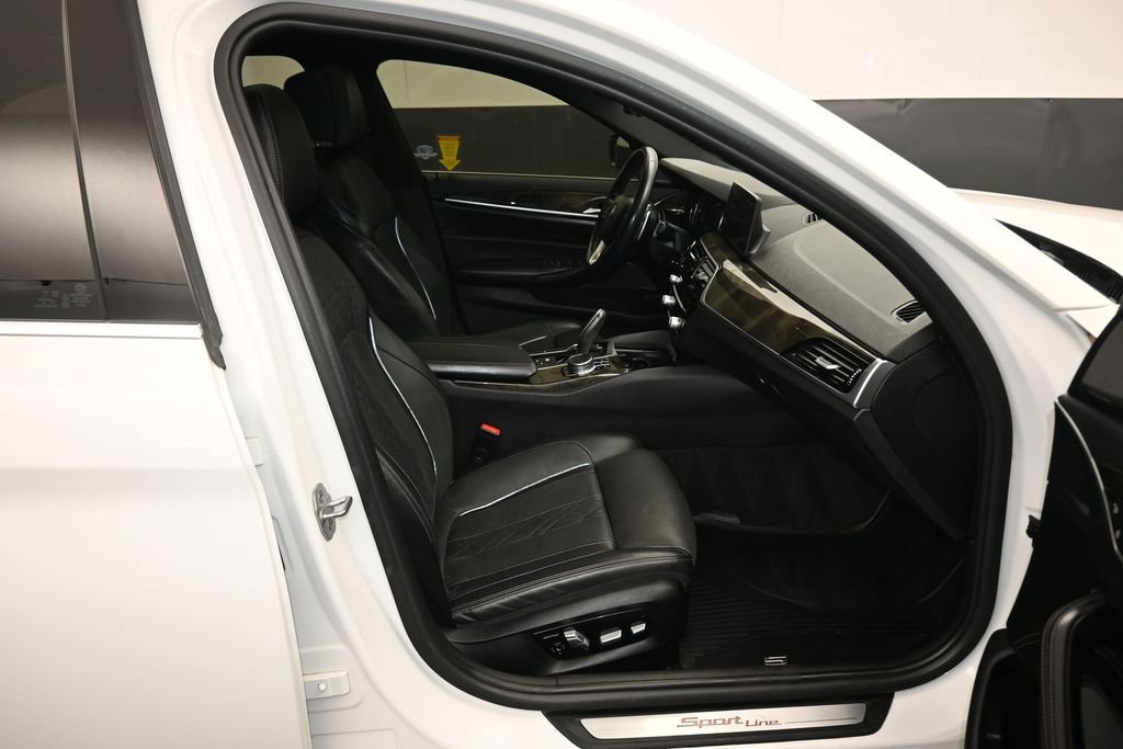 Used 2018 BMW 540i xDrive AWD/4WD image 43