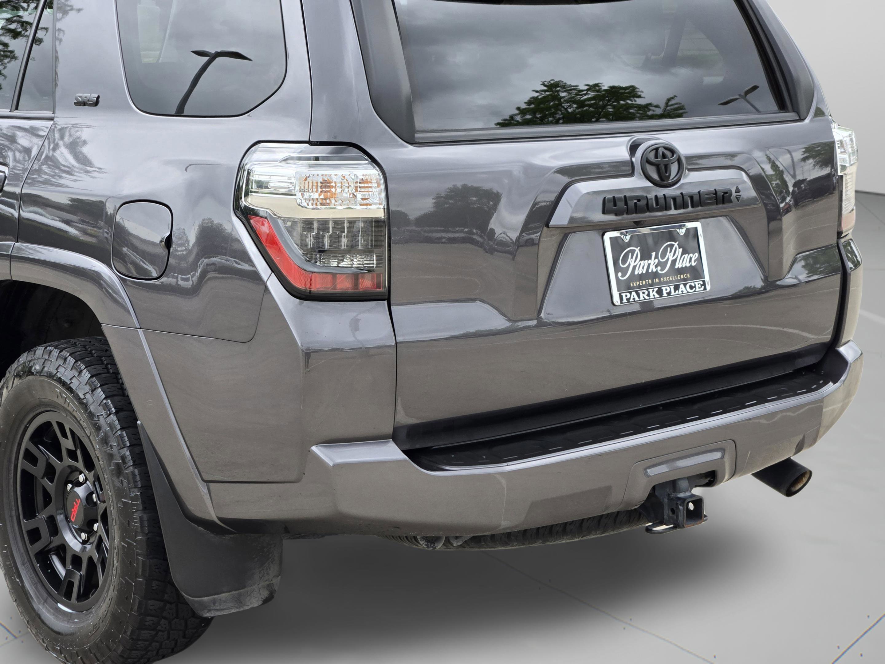 Used 2022 Toyota 4Runner SR5 Premium w/ Moonroof Package AWD/4WD image 34