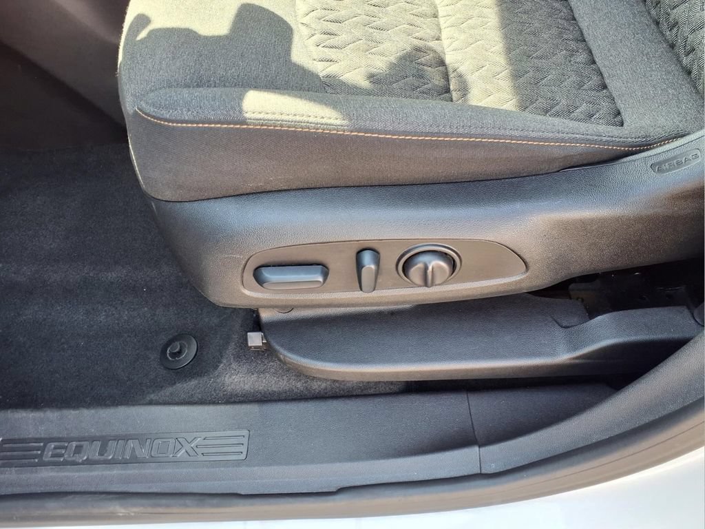 Used 2024 Chevrolet Equinox LT FWD image 22