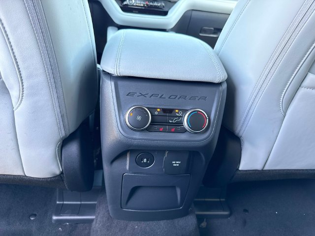 New 2027 Ford Explorer Platinum w/ 3.0L Ultimate Package RWD image 17