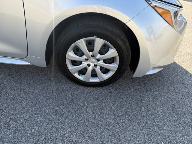 Used 2025 Toyota Corolla LE FWD image 43
