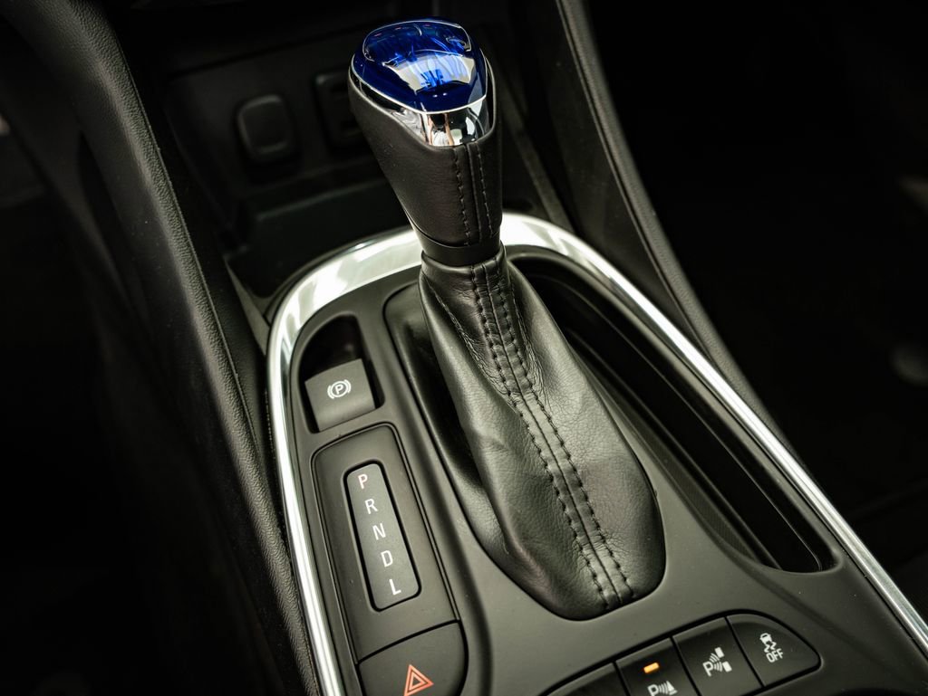 Used 2017 Chevrolet Volt Premier w/ Driver Confidence II Package FWD image 37