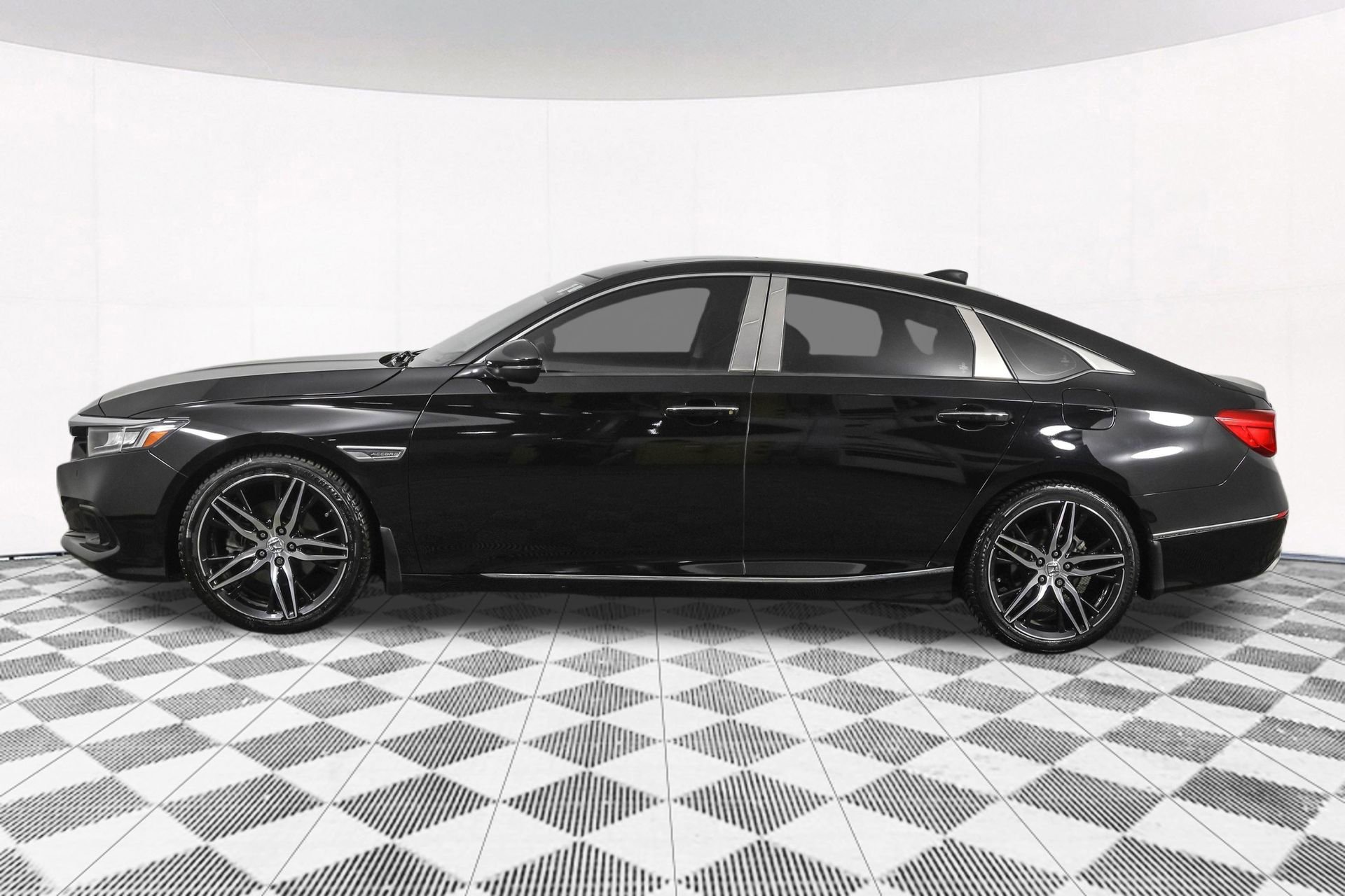 Used 2021 Honda Accord Touring image 18