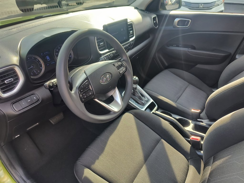 Used 2022 Hyundai Venue SE image 13