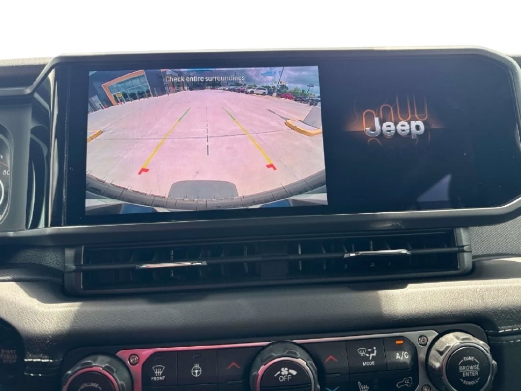 Used 2024 Jeep Wrangler Unlimited Sahara AWD/4WD image 35