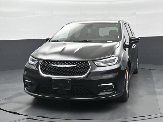 Used 2025 Chrysler Pacifica Select image 8