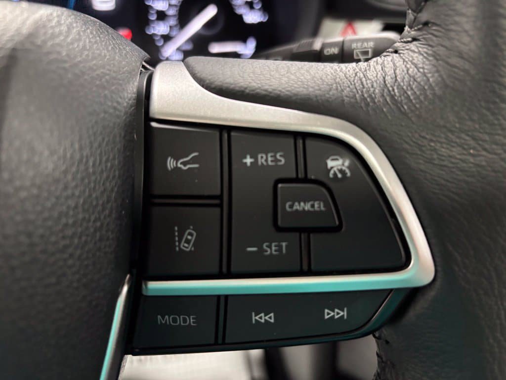 Used 2025 Toyota Sienna XLE AWD/4WD image 20