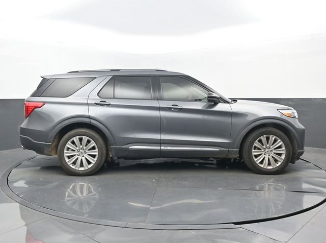 Used 2022 Ford Explorer Limited w/ Equipment Group 301A RWD image 2