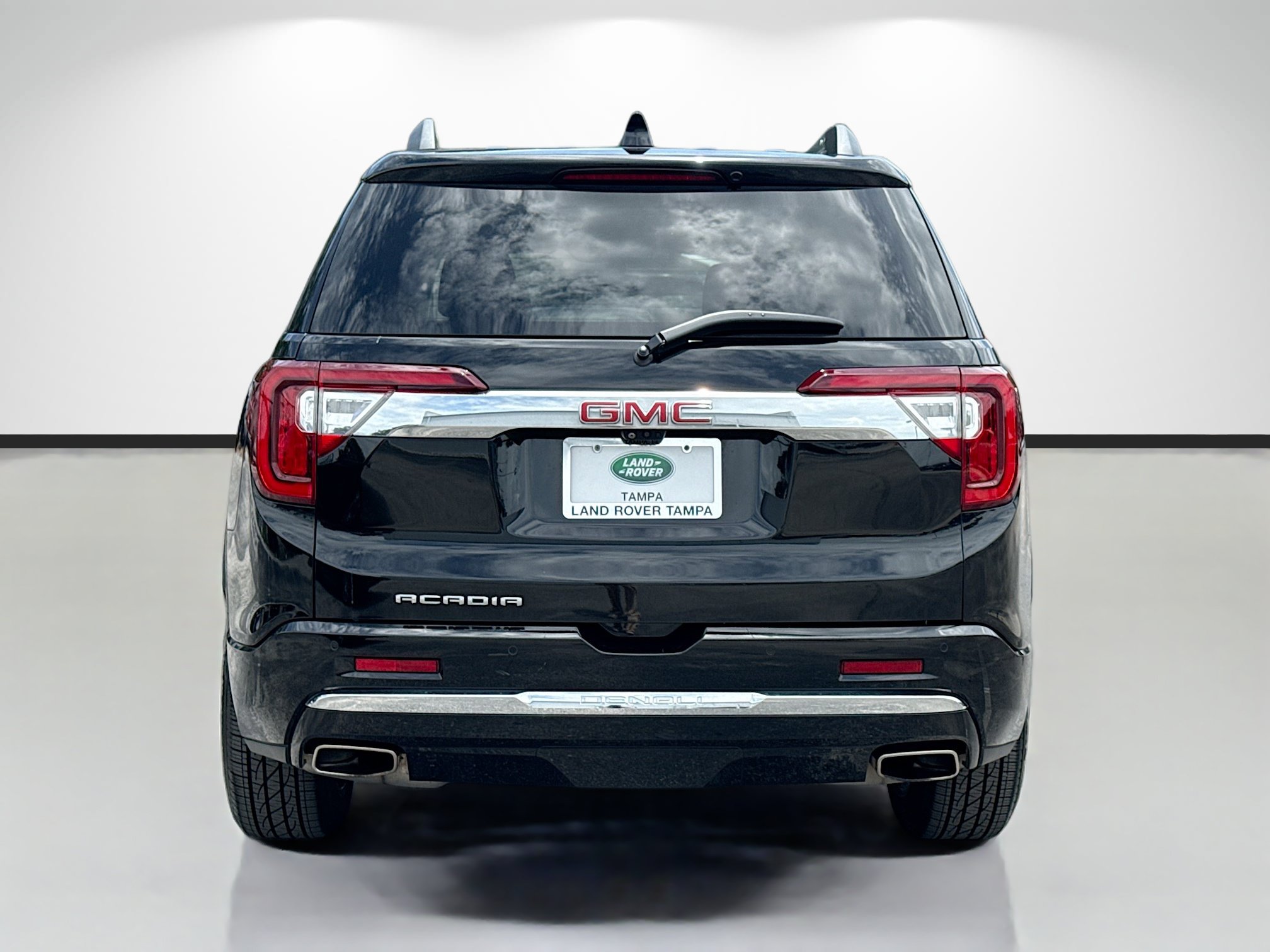 Used 2023 GMC Acadia Denali w/ Black Diamond Edition FWD image 4