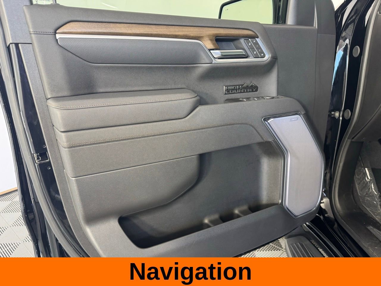 Used 2025 Chevrolet Silverado 1500 High Country w/ Technology Package image 10