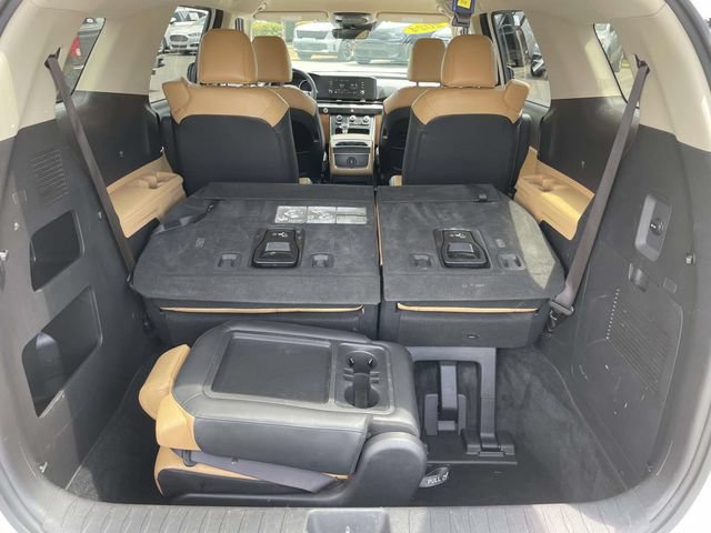 Certified 2024 Kia Carnival LX FWD image 8