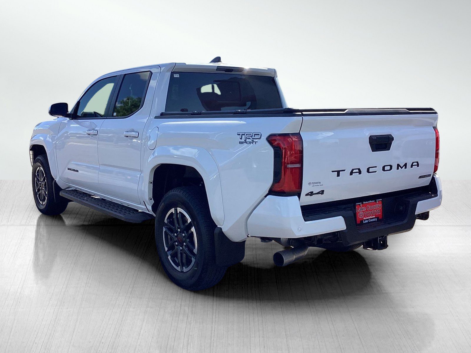 Used 2025 Toyota Tacoma TRD Sport image 3