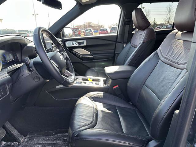 Used 2022 Ford Explorer Platinum w/ Equipment Group 601A image 10