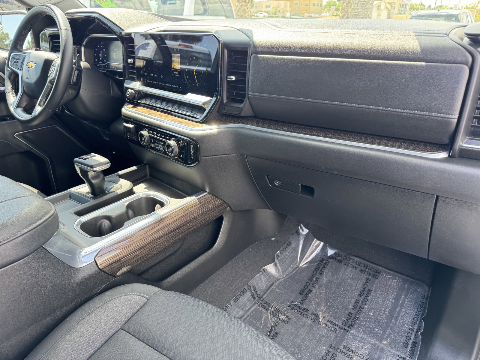 Used 2025 Chevrolet Silverado 1500 LT image 7