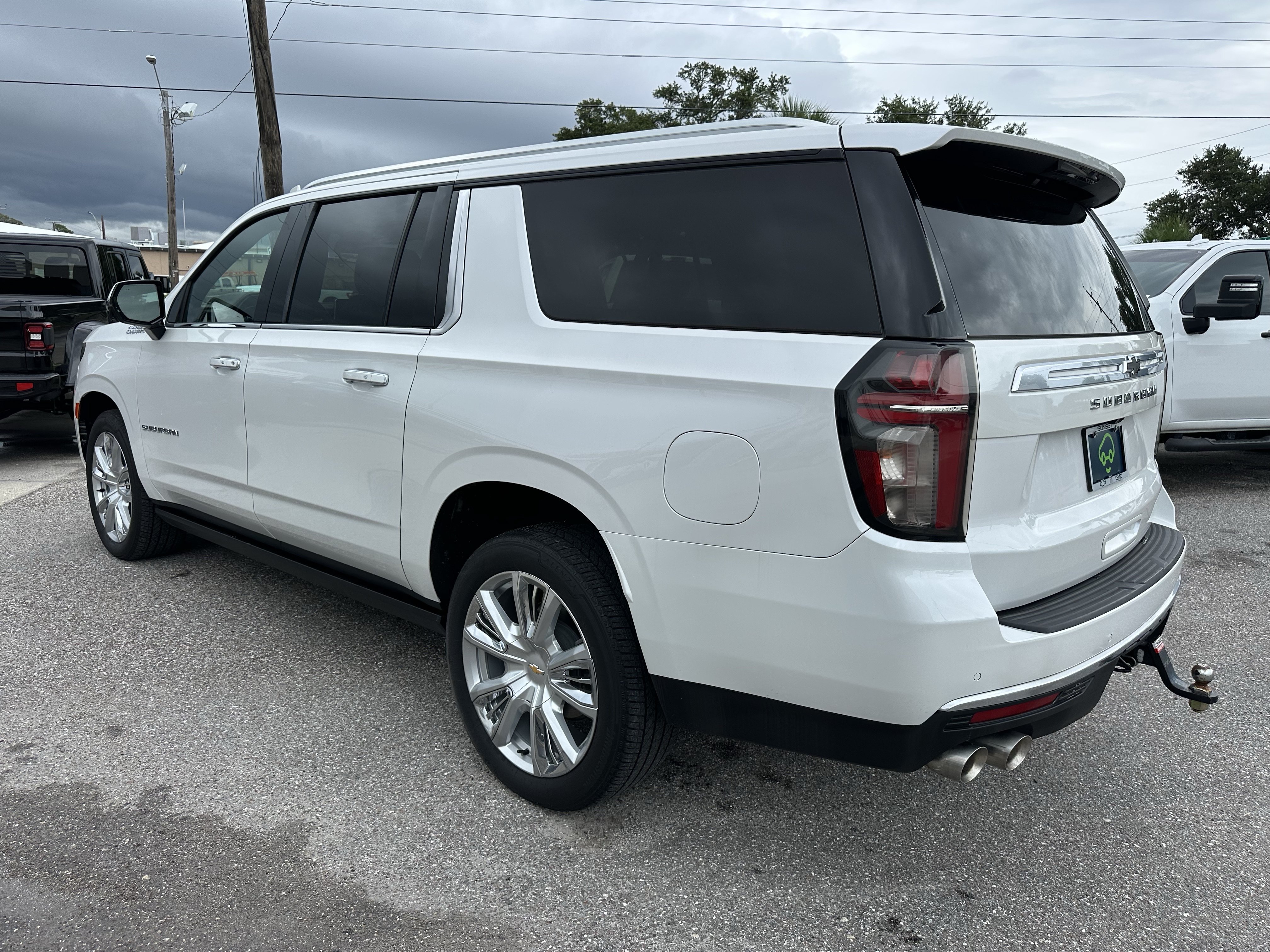 Certified 2023 Chevrolet Suburban High Country w/ Premium Package 2 AWD/4WD image 6