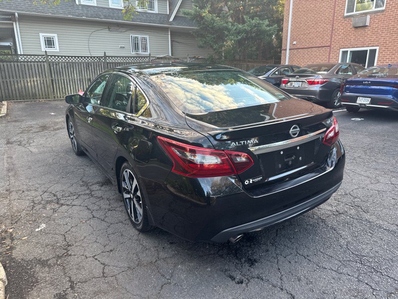 Used 2018 Nissan Altima FWD image 4