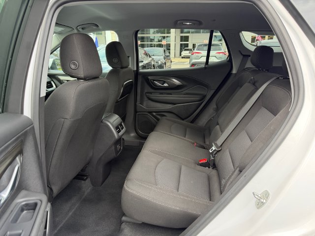 Used 2024 GMC Terrain SLE FWD image 13