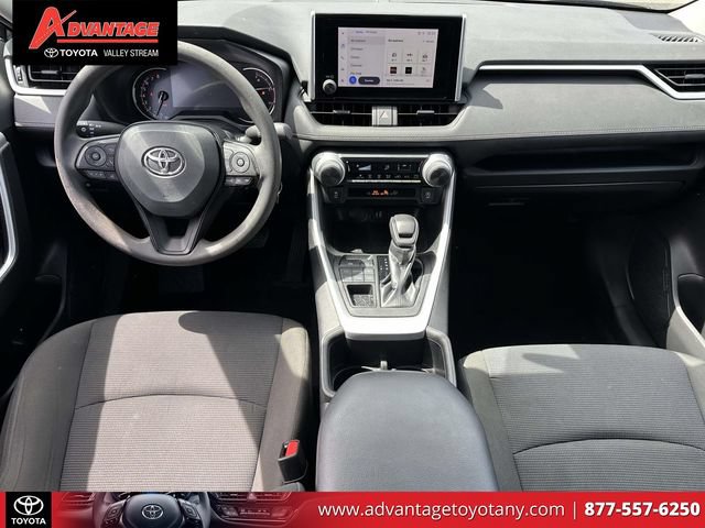 Used 2023 Toyota RAV4 LE AWD/4WD image 18