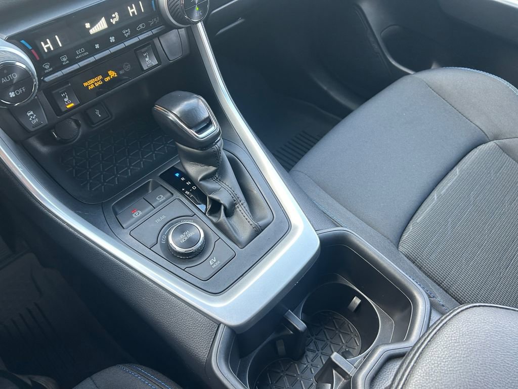 Used 2022 Toyota RAV4 SE image 20
