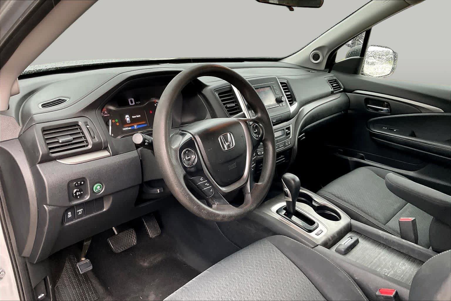 Used 2017 Honda Ridgeline RT image 16