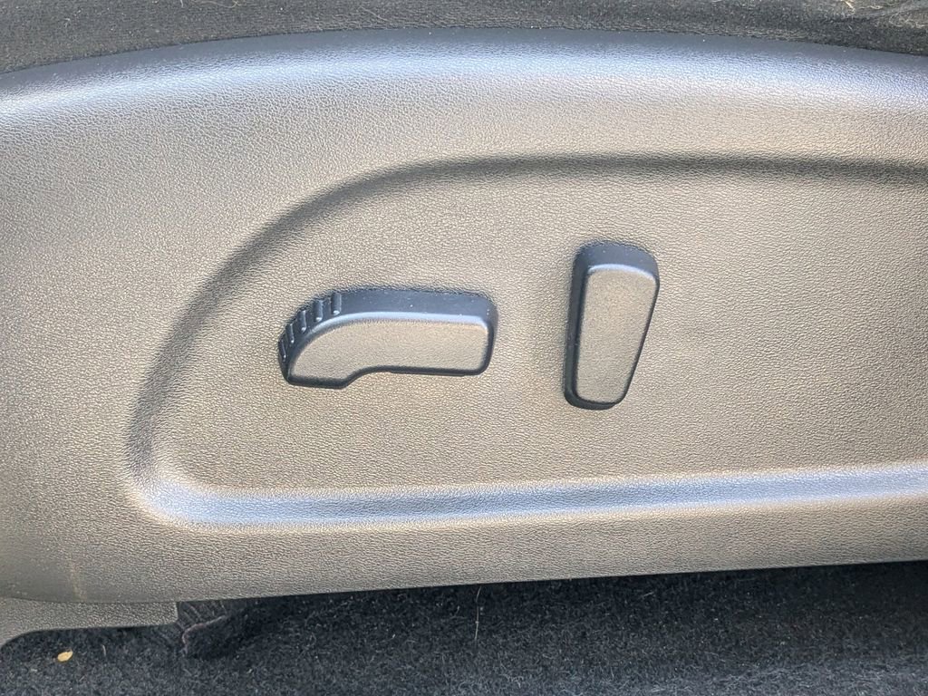 Used 2016 Nissan Pathfinder SV image 17