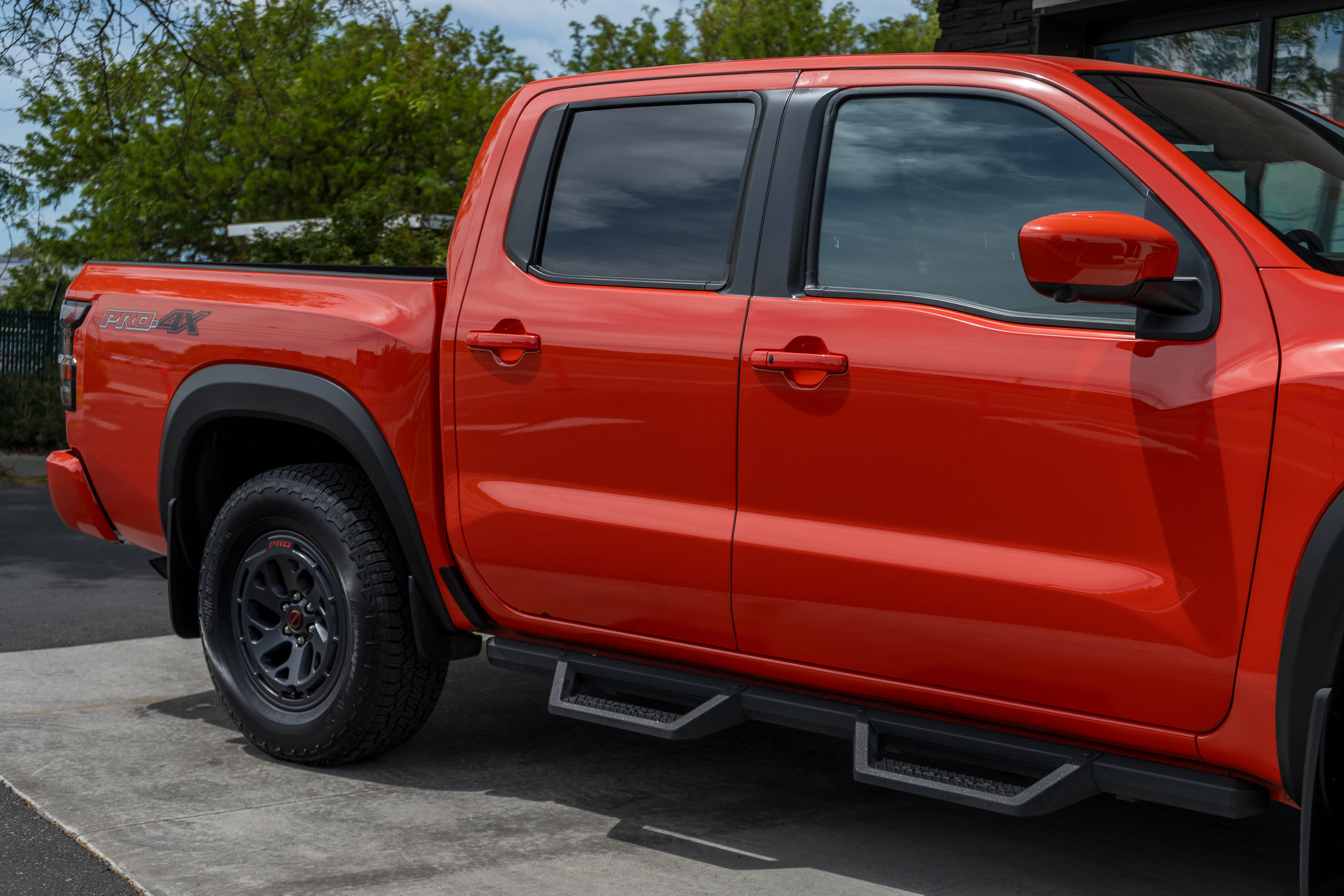 Used 2025 Nissan Frontier PRO-4X w/ Pro Premium Package AWD/4WD image 13