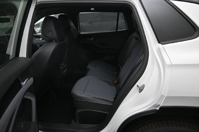 New 2026 Volkswagen Tiguan SE R-Line AWD/4WD image 11