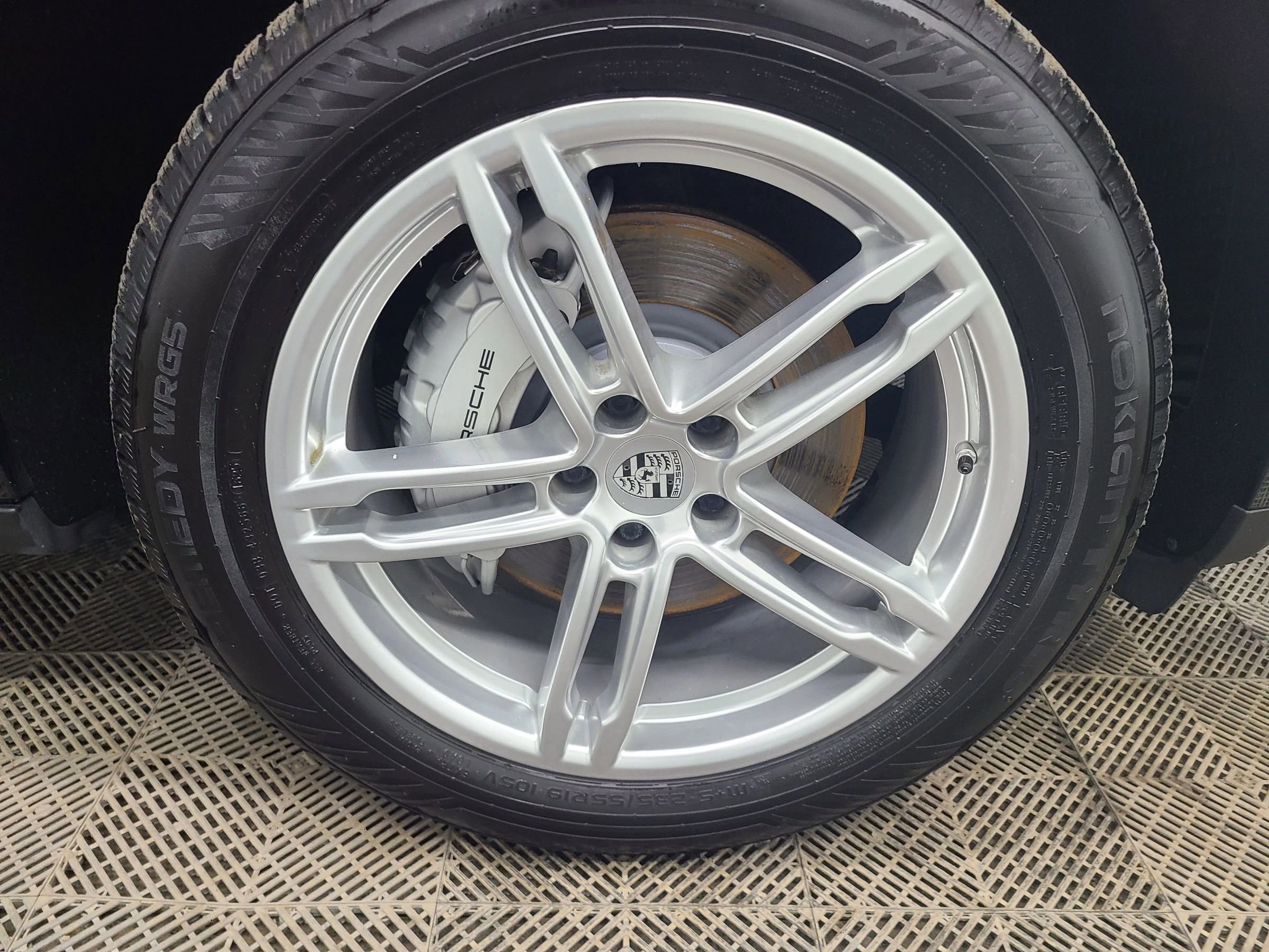 Used 2015 Porsche Macan S w/ Premium Package Plus image 15