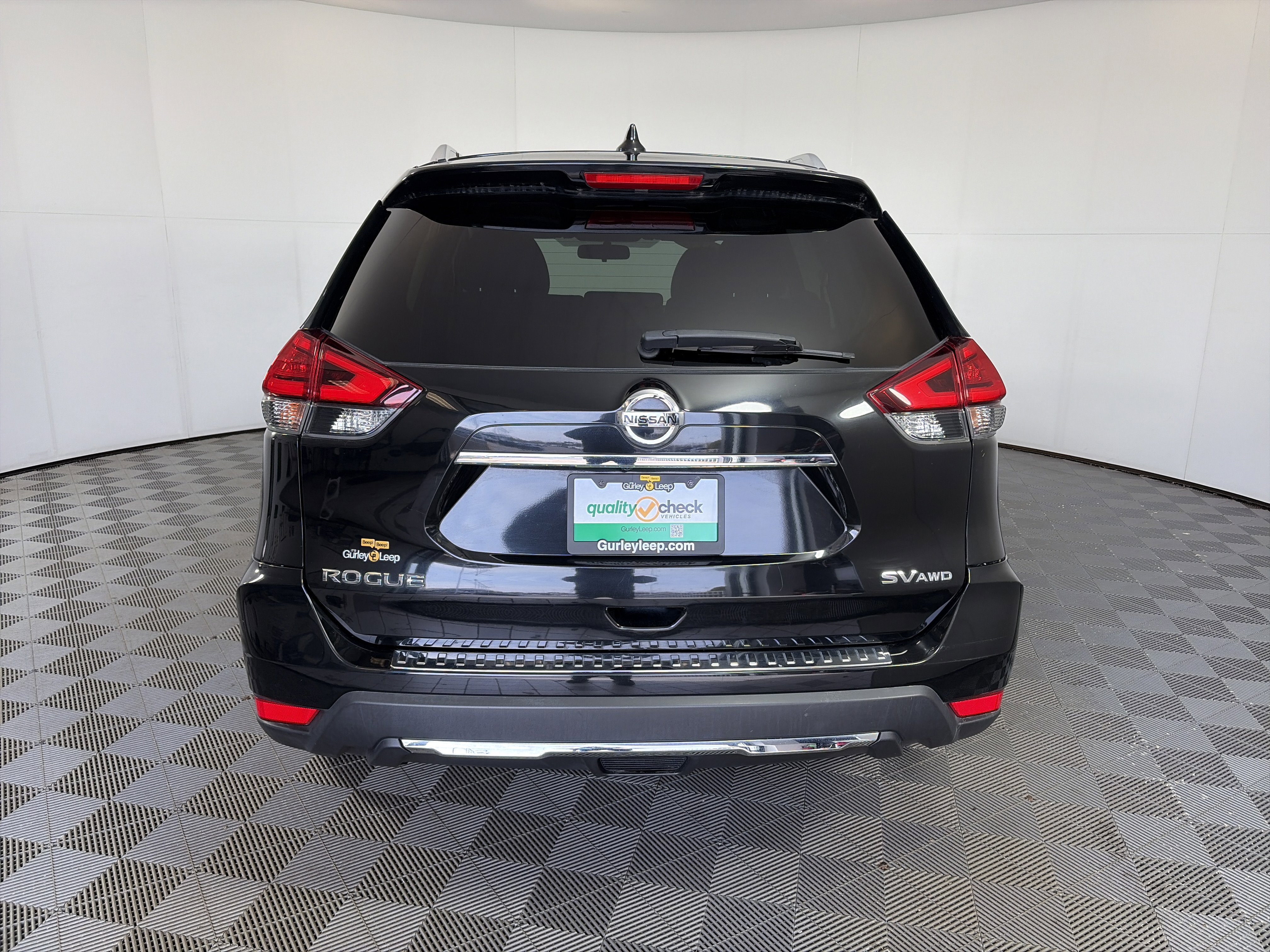 Used 2017 Nissan Rogue SV w/ SV Premium Package image 9