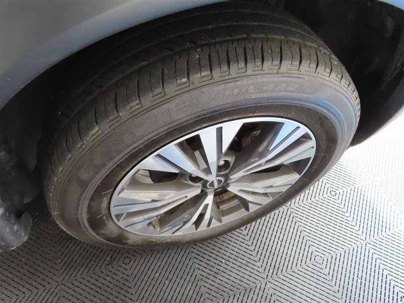 Used 2023 Nissan Rogue SV AWD/4WD image 9