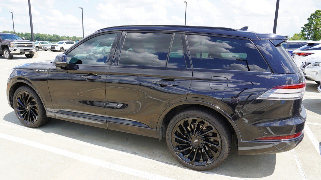 Used 2023 Lincoln Aviator Reserve w/ Equipment Group 201A RWD image 6