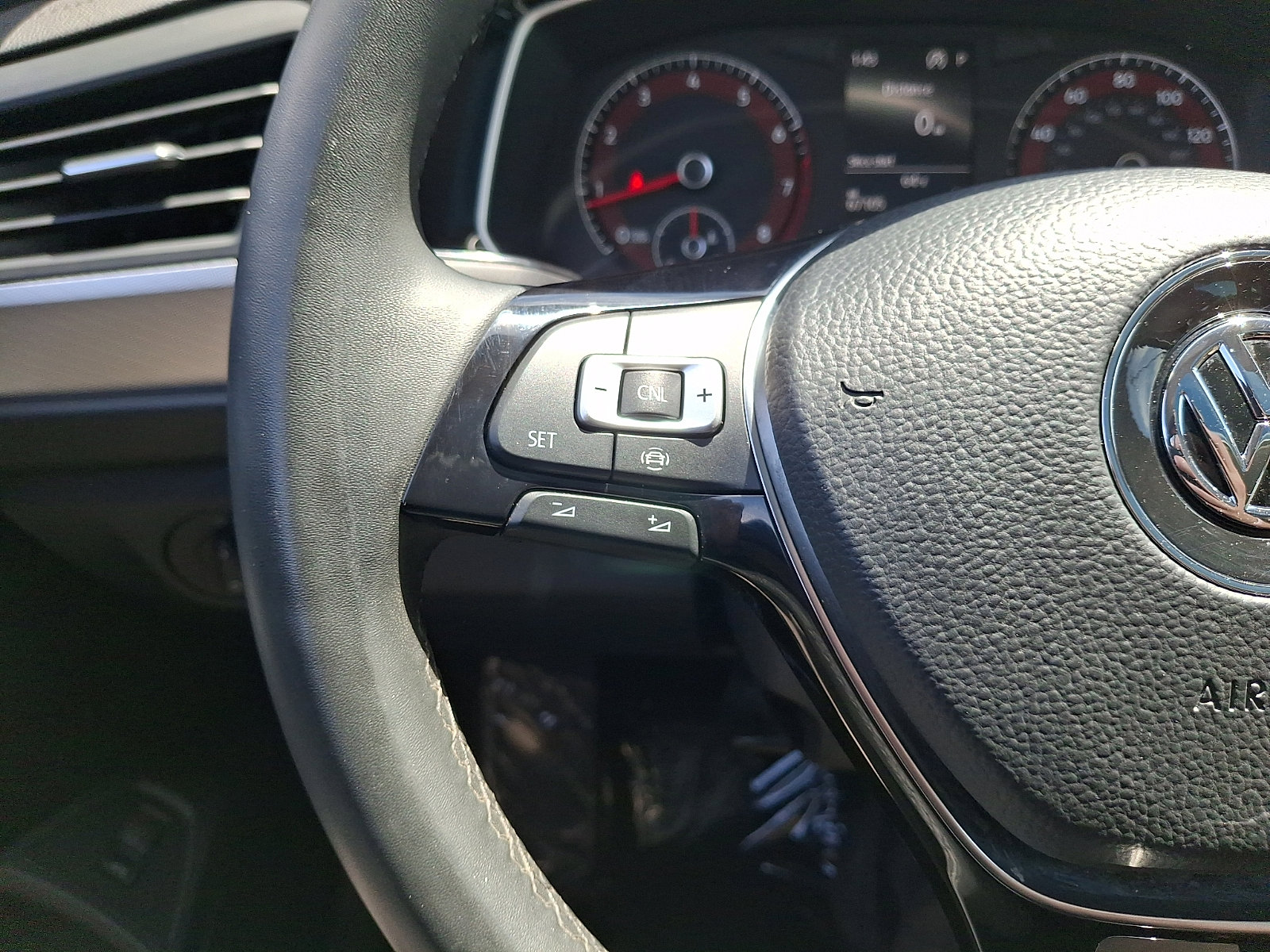 Used 2020 Volkswagen Jetta SE w/ SE Cold Weather Package FWD image 20