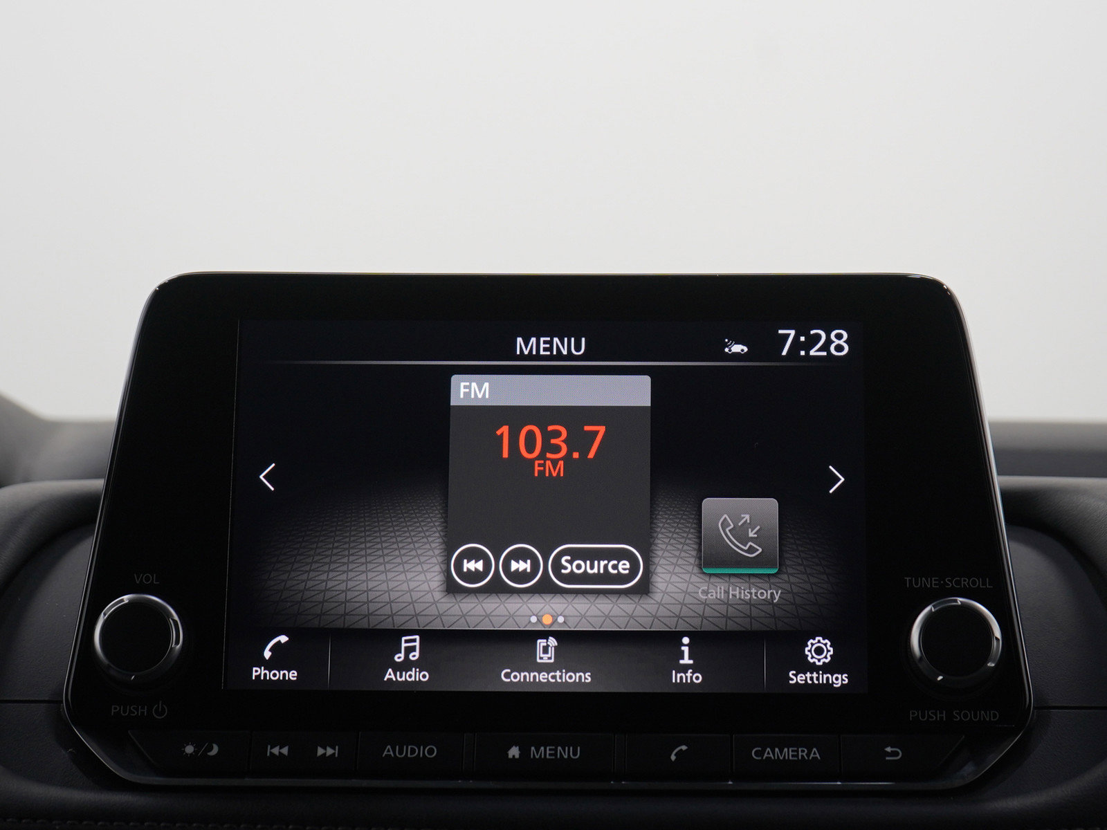 Used 2025 Nissan Rogue SV image 16