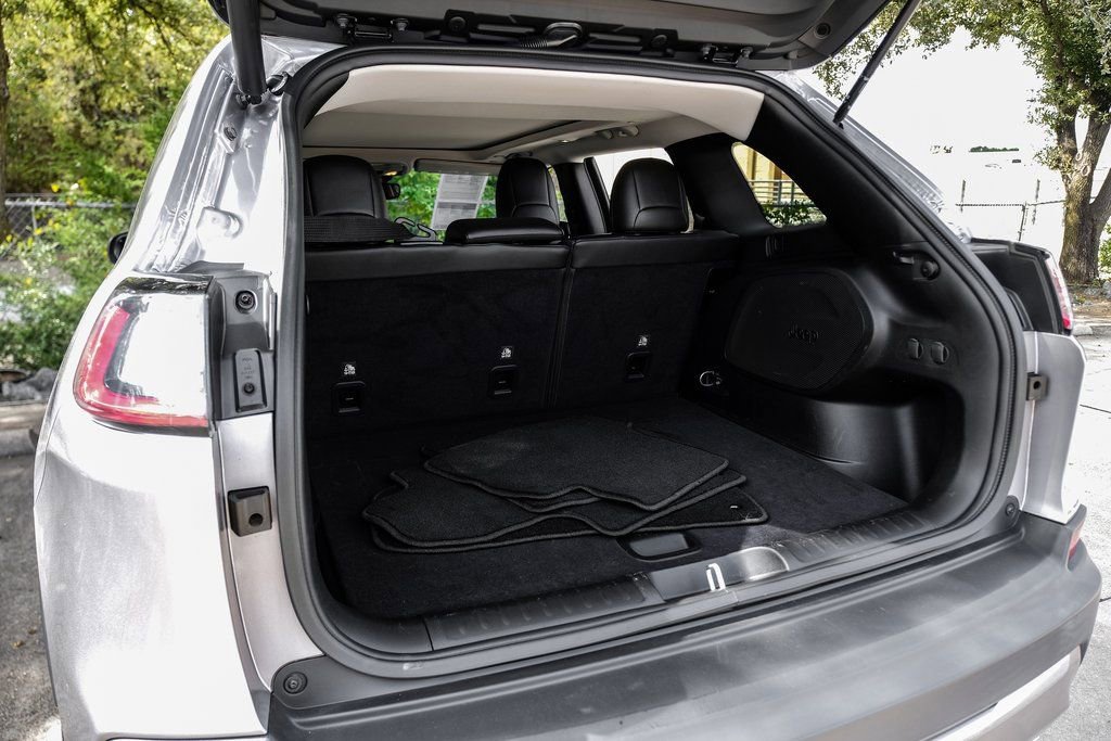 Used 2022 Jeep Cherokee Limited w/ Elite Package image 64