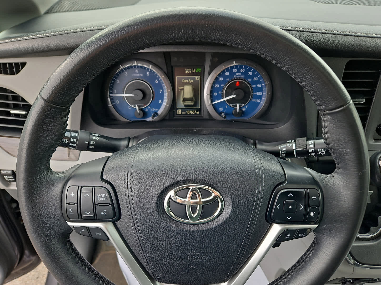 Used 2018 Toyota Sienna XLE FWD image 21